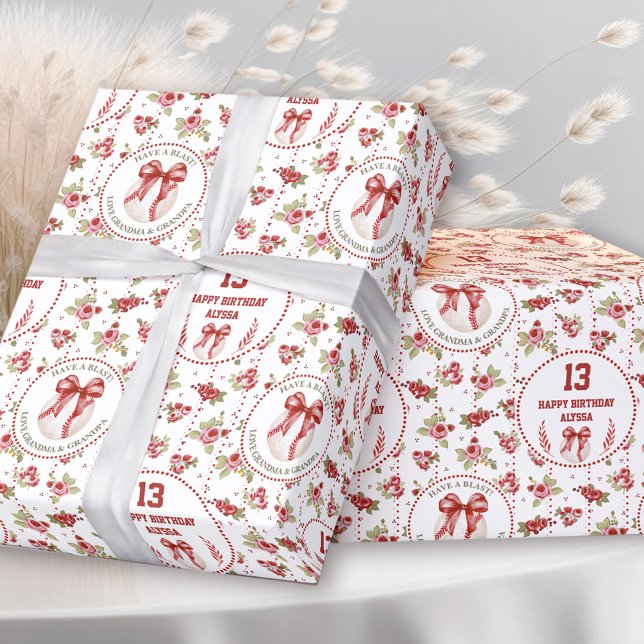 Coquette Baseball Red Modern Girl Birthday Namn Presentpapper (Coquette Baseball Red Bow Floral Modern Birthday Wrapping Paper)