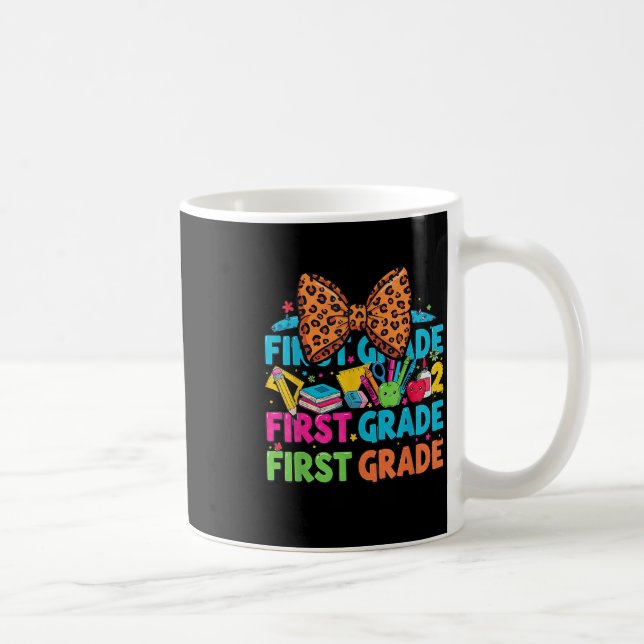 Coquette Bow Pennedesign Första Klass För Flickor  Kaffemugg (Höger)