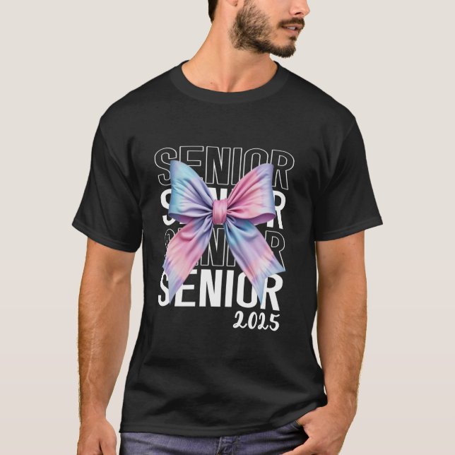 Coquette Bow Senior 2025 Class of 2025 Studenten T Shirt (Framsida)