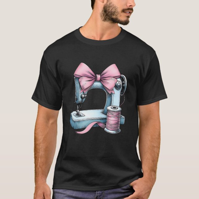 Coquette Bow Sewing Maskin Quilter Quilter Ribbo T Shirt (Framsida)