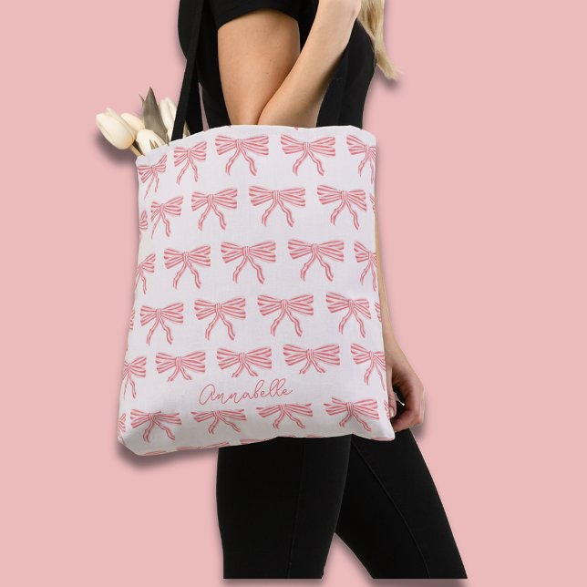 Coquette estetisk rosé rosa rosett & förnamn tygkasse (Coquette Pink bow tote bag, personalize with your own name or choice of text.)