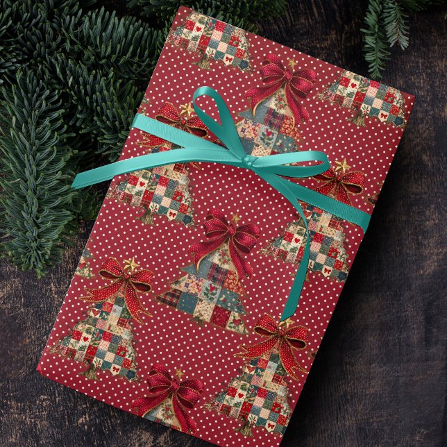 Coquette patchwork christmas trees red polka dots presentpapper (Skapare uppladdad)