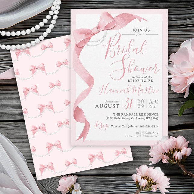 Coquette Rosa Bow & Pearls Modern Möhippa Inbjudningar (Elegant Coquette aesthetic pink ribbon bow and pearls modern wedding bridal shower invitation )