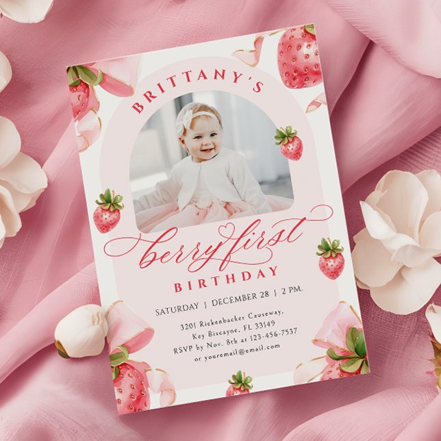 Coquette Strawberry 1:a födelsedagsinbjudan Inbjudningar (Skapare uppladdad)