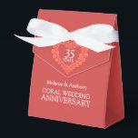 Coral bröllop hjärta 35 års presentbox presentaskar<br><div class="desc">35e koral-bröllop-jubileumsboxen. Anpassa med namnen. Perfekt presentförpackning för koralljudagggåva. orange av röd rosa och vita korallhjärteffekter och design från www.mylittleeden.com</div>
