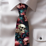 Coral Gothic Alien Skull Tentacles Steampunk Ocean Slips<br><div class="desc">Blommigt Coral Döskallars Ocean Bed of Human and Alien Döskallar Manar Tie | Unik gotik Öka stil med Manar för gotiska Döskallar. Med främmande döskallar för människor och rosa som är inneslutna av tentakler på en havsbotten försedd med löv och korallblommor. Den här slipsen ger dig en tydlig beröring till...</div>