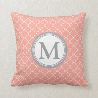 Coral Grått Quatrefoil Monogram dekorativ fyllning Kudde