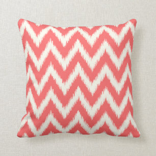 Coral Ikat Chevron Kudde