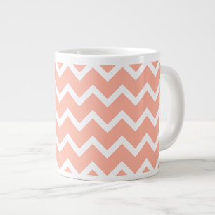 Coral och White Zig Zag Mönster. Jumbo Mugg