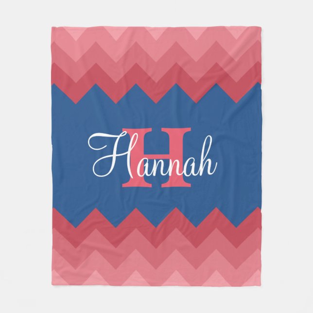 Coral Ombre Chevrons Monogram Fleece Blanket (Framsidan)