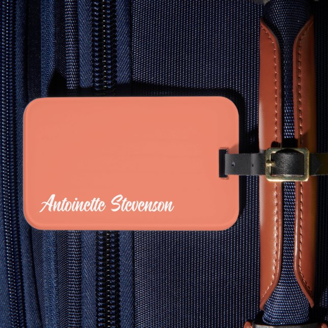 Coral Peach Elegant Namnteckning Monogram Bagagebricka (Framsida Insitu 4)