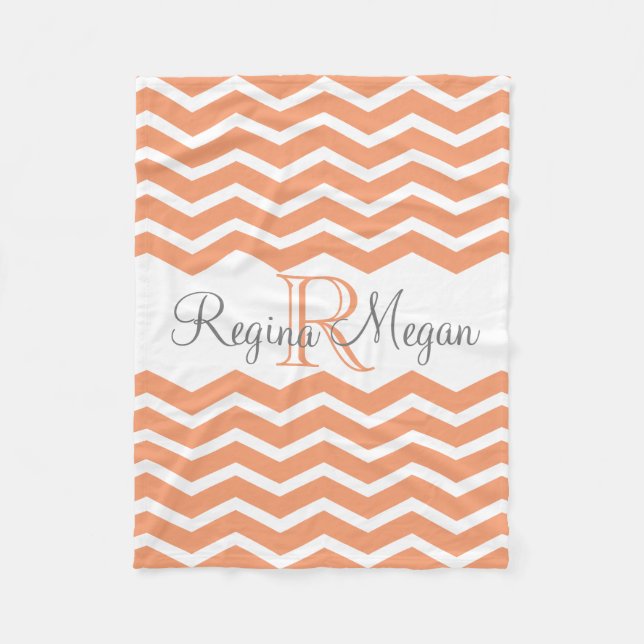 Coral Peach Grått Monogram Namn KeepsakChevron Fleecefilt (Framsidan)
