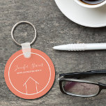 Coral Real Gods Company Personlig Realtor Nyckelring<br><div class="desc">Den här chic-koralkedjan är anpassningsbar som görs med ditt realföretag namn under agent namn i chic-typografi. Denna minimalistiska nyckelring av företaget gods har en enkel linje teckning i ett hus. Contemporary för en agent som arbetar för att hjälpa dig att köpa ett hem.</div>