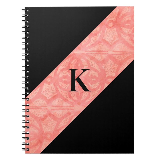Coral Rosa Batik och Black Monogrammed Anteckningsbok (Framsidan)