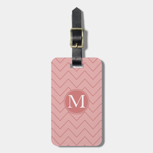 Coral Rosa Chevron Monogram Bagagebricka (Vertikal Framsida)