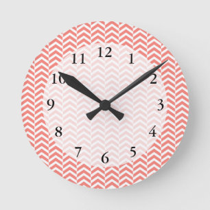 Coral Rosa Chevron Mönster Rund Klocka