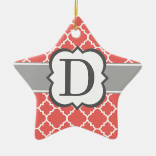 Coral White Monogram Brev D Quatrefoliil Julgransprydnad Keramik