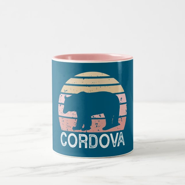 Cordova Alaska Retro Bear Två-Tonad Mugg (Center)