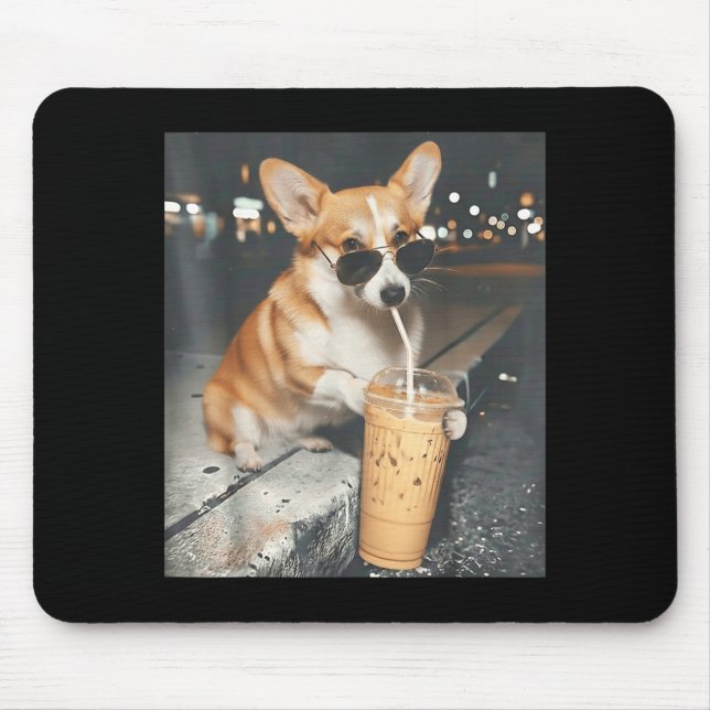 Corgi dricker iskaffe rolig djur meme corgi musmatta (Framsidan)