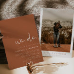 CORIANDER Bohemian Burnt Orange Modern minimalist Inbjudningar<br><div class="desc">Den här bröllopsinbjudan innehåller ett edgy handskrivet typsnitt och modern minimalistisk design med ett bohemiskt bränt orange färg. Ändra enkelt färg och redigera *de flesta formuleringarna* för att uppfylla behoven i tillfälle. Inbjudan är perfekten för er contemporary, industri eller firande vid bröllop. 📸 MOCKUP: © Vild Spruce Photography -> https://etsy.me/2sv3hzm...</div>