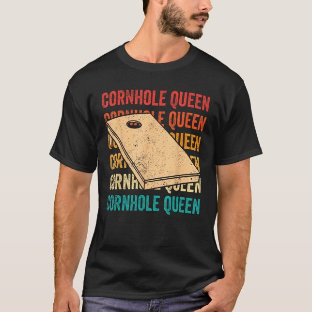 Cornhål Maj Hål Retro Cornhole Queen T Shirt (Framsida)