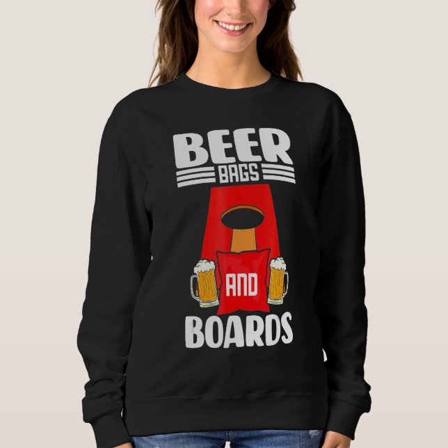 Cornhole Beer Bags and Boards T Shirt (Framsida)