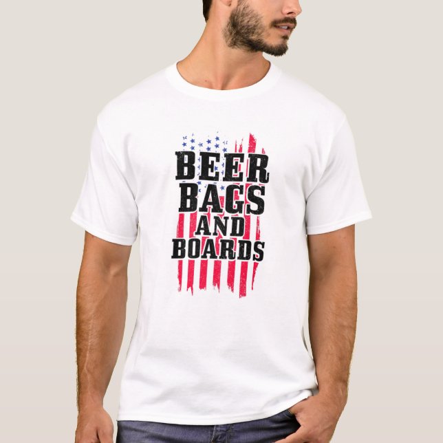 Cornhole Beer Bags T Shirt (Framsida)