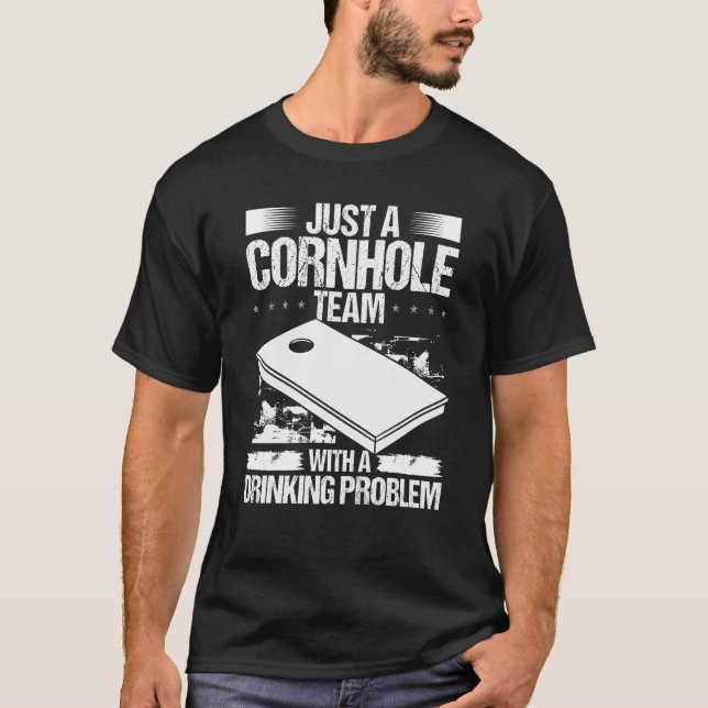 Cornhole Player Partner Teammate Drinking Beer Cor T Shirt (Framsida)