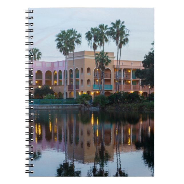 Coronada Springs Reflektioner Anteckningsbok (Framsidan)