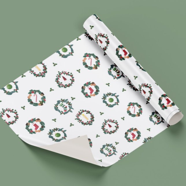 Coronas de navidad con adornos para envolver. presentpapper (Gift wrapping paper with hand drawn and digitally painted Christmas wreaths. Classic and cozy.)