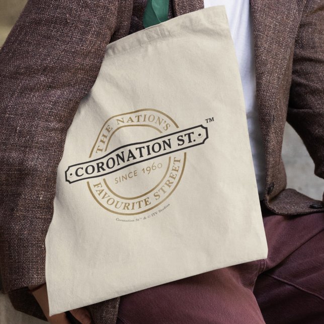 Coronation Street - Logotyp Tote Tygkasse (Person carrying tote bag)