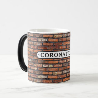 Coronation Street - Sign Magisk Mugg