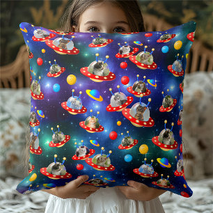 Cosmic Kittens i Alien Spaceship UFO Sci-fi Scene Kudde