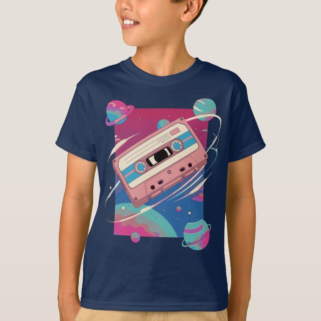 Cosmic Mixtape - Retro Cassette Flyter i Space T Shirt (Framsida)