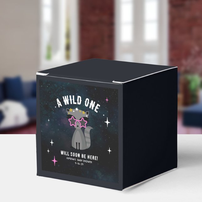 Cosmic Raccoon Vild One Rosa Girl Baby Shower Presentaskar (Skapare uppladdad)