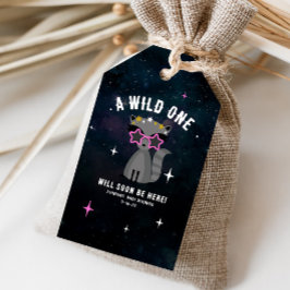 Cosmic Raccoon Vild One Rosa Girl Baby Shower Presentetikett