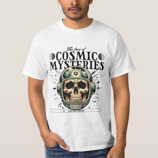 Cosmic Reaper: Dödskalleastronautdesign T Shirt (Framsida)