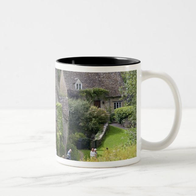Cotswold stenhus i byn Två-Tonad mugg (Höger)