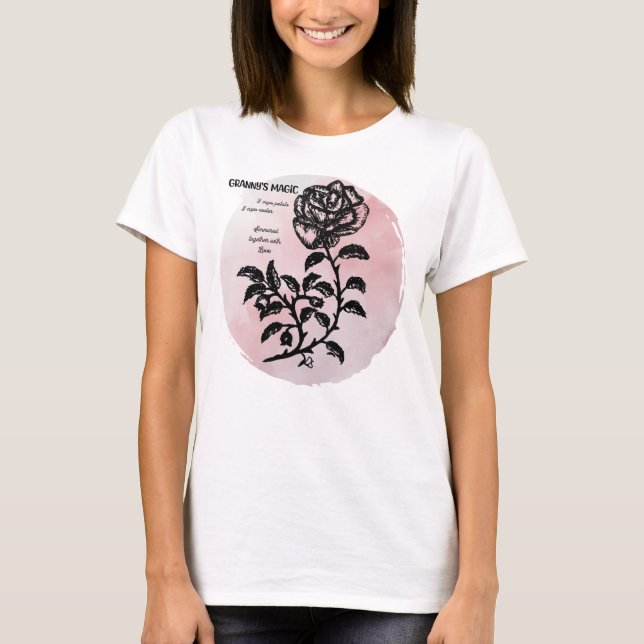 Cottage Ro på Rosa - Granny's Magic T Shirt (Framsida)