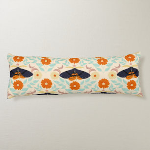 Cottagecore Moth Pattern Art Retro Blommig Desig Kroppskudde