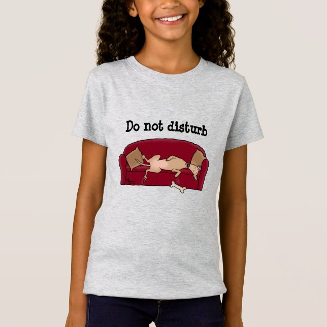 Couch Greyhound (fawn) Hund Lazy Sleeping Funny T Shirt (Framsida)