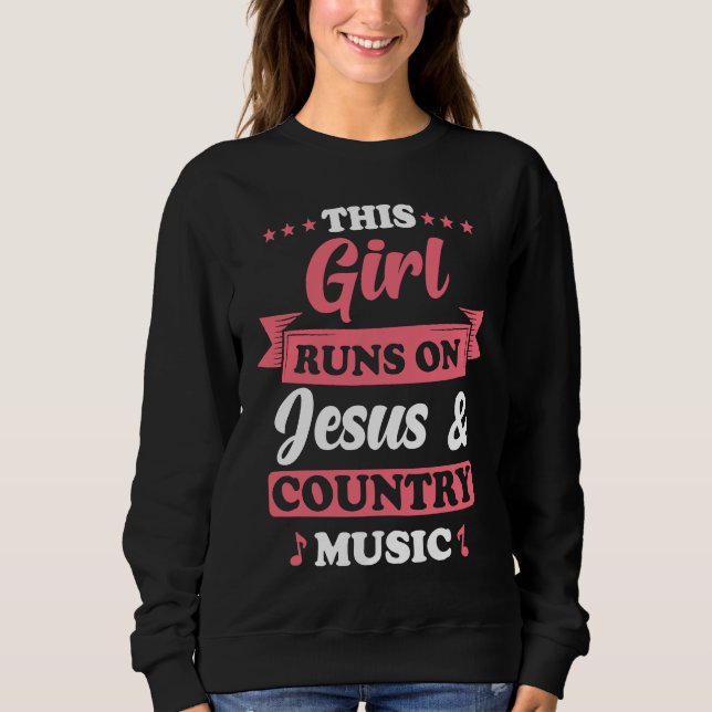 Country Music This Girl runs on Jesus and Country  T Shirt (Framsida)