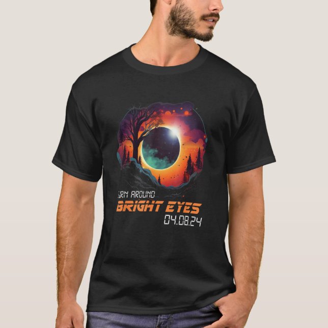 Countryside Total Solar Eclipse 2024 Turn Around B T Shirt (Framsida)