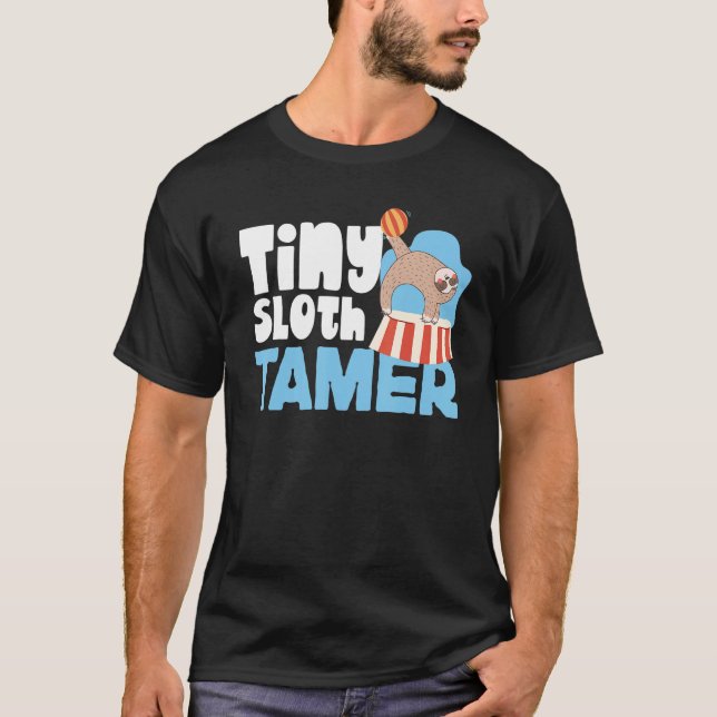 County Fair Tiny Sloth Tamer T Shirt (Framsida)