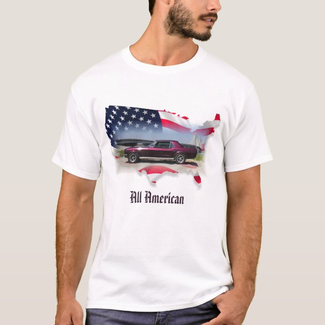 Coupe för 68 Mustang över amerikanska flaggankarta T-shirt (Framsida)