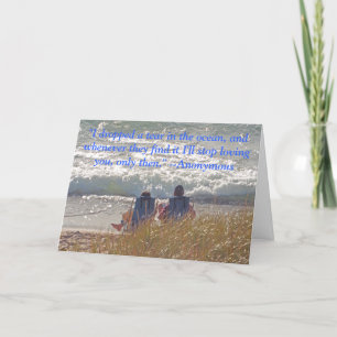 "COUPLE SITTA CONTENTEDLY ON BEACH" ANNIVERSARY KORT