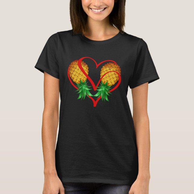Couple Swinger Upside Down Pineapple with Red Hear T Shirt (Framsida)