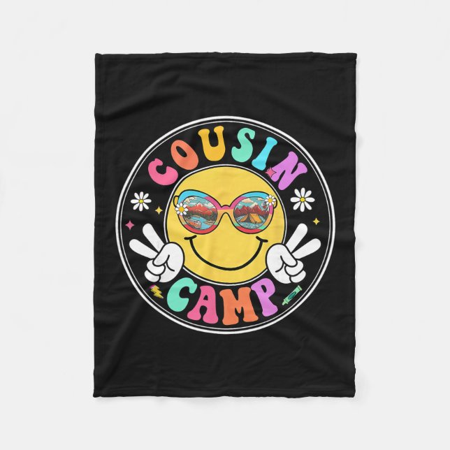Cousin Camp 2025 Rolig Campingbesättning Sommar Fa Fleecefilt (Framsidan)