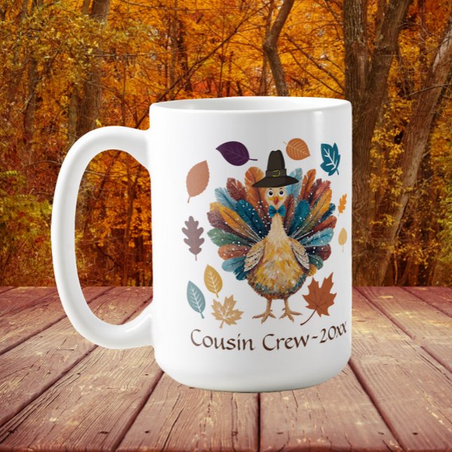 Cousin Crew Pilgrim Kalkon Thanksgiving Kaffemugg (Turkey "cousin crew" mug for Thanksgiving family get togethers)