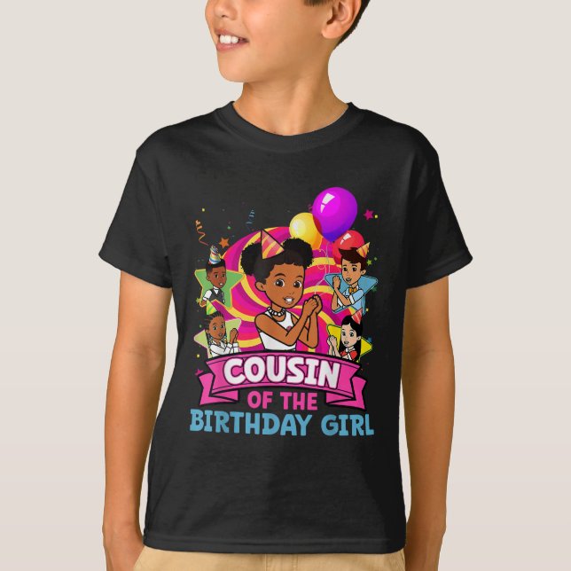Cousin The Birthday Girl Party Pink Doll Family De T Shirt (Framsida)